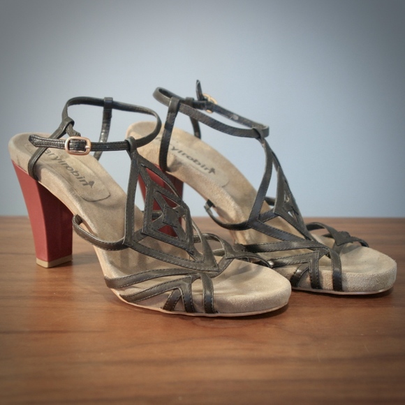 FARYLROBIN T-strap geometric strappy sandals - Picture 2 of 4